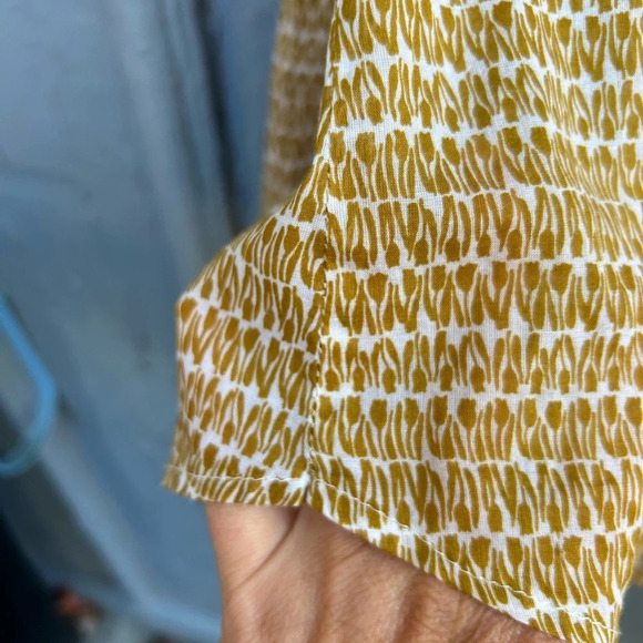 Holding Horses Anthropologie Tulipane Semi Sheer Blouse, size 8 - Picture 2 of 11